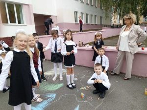 Конкурс рисунков на асфальте "Школа глазами детей"