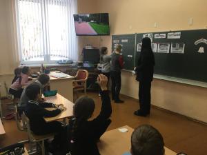 Единый урок "Ола - сестра Хатыни" (4 "Б", 4 "В" классы)