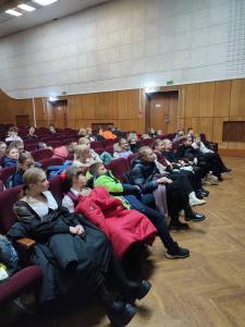 Правовой час с участием инспектора ИДН Метельской М.А. "Уголовная и административная ответственность несовершеннолетних" (5 классы)