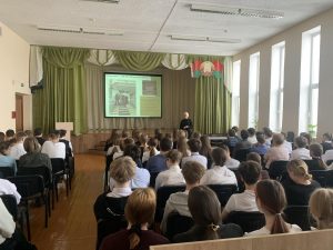 Профориентационная встреча старшеклассниковс представителями ТЦСОН и в/ч 1257